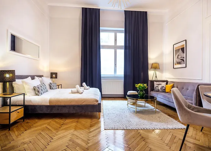 Tyzenhauz Apartments Old Town